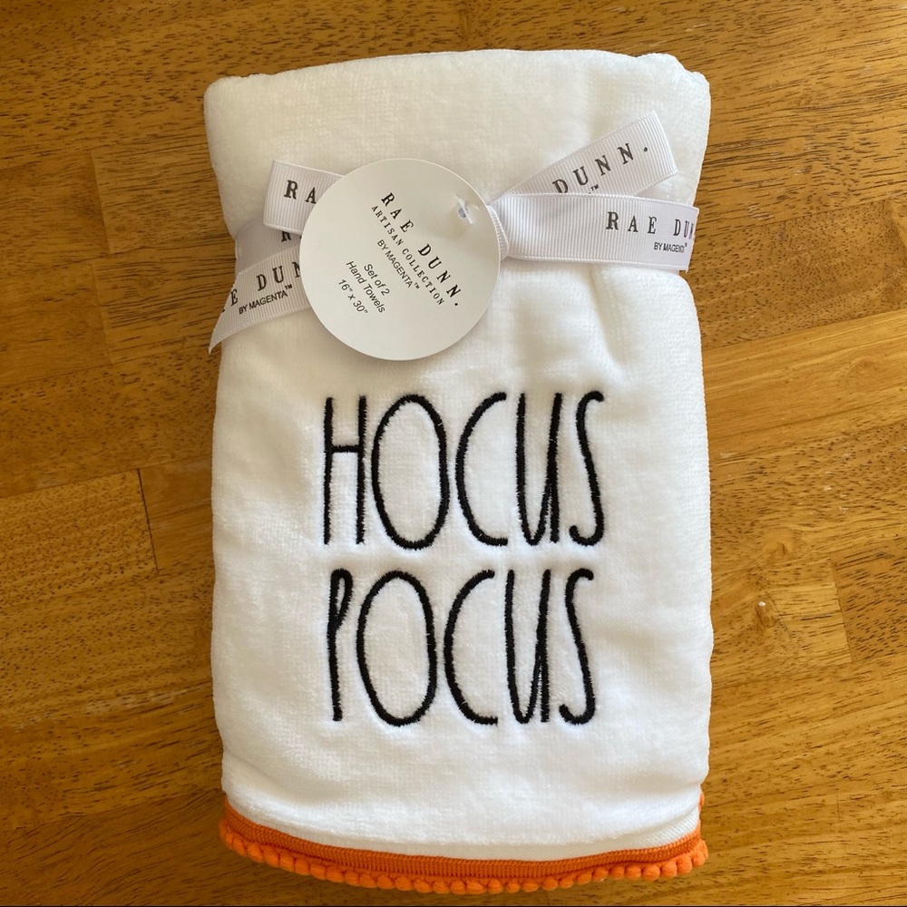 Rae Dunn Halloween HOCUS POCUS Set of 2 Hand Towels With Pom Pom Trim BRAND NEW!